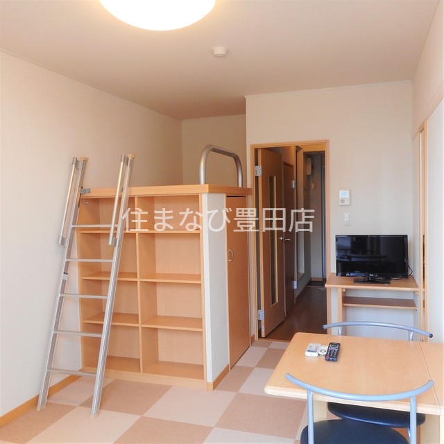 居室・リビング　同型写真