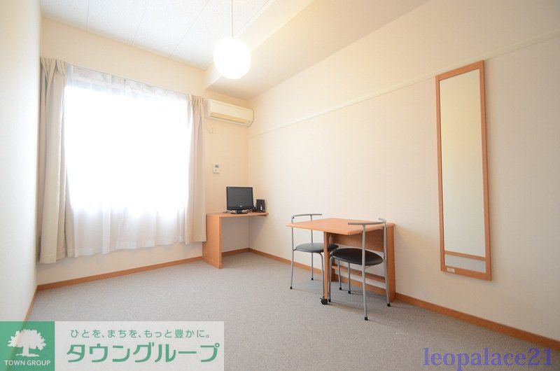 居室・リビング　同タイプの間取り撮影につき実際の物件とは異なる場合があります