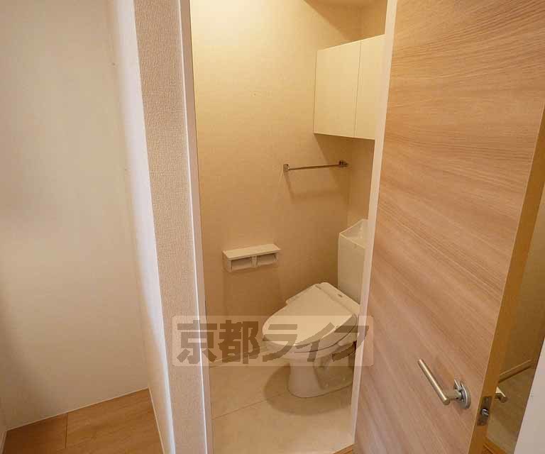 トイレ　新築でキレイです。