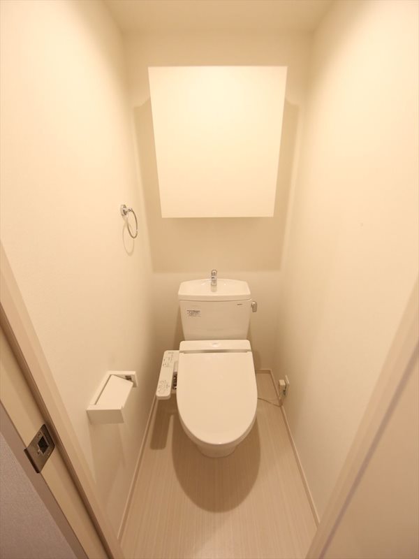 トイレ　温水洗浄暖房便座付トイレ