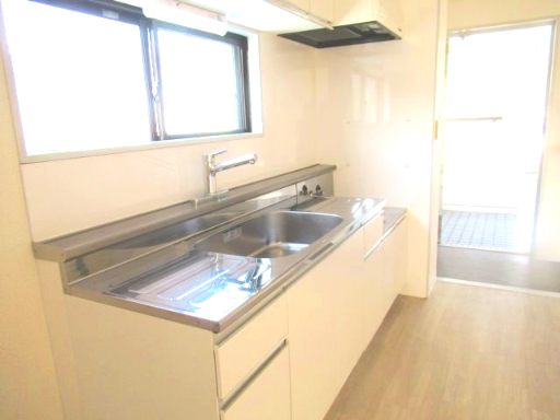 キッチン　明るいキッチンです