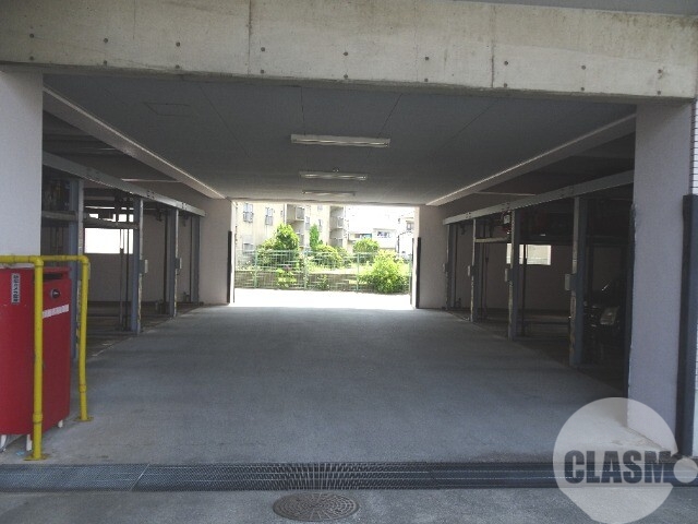 駐車場　敷地内駐車場