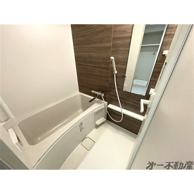 バス・シャワールーム　バスルーム