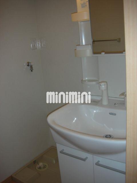 洗面設備　洗面台が独立してると使い勝手が良いですね