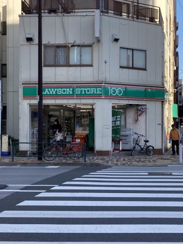 コンビニ　ローソンストア１００（コンビニ）まで381m