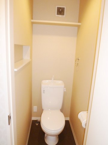 トイレ　ゆったりとした空間のトイレです