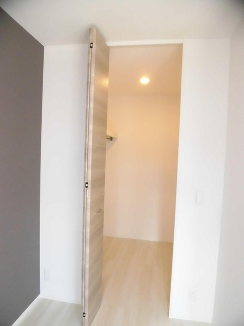 収納　１０２　ウォークインクローゼット