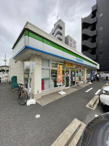 コンビニ　ファミリーマート 千葉本町二丁目店（コンビニ）まで475m