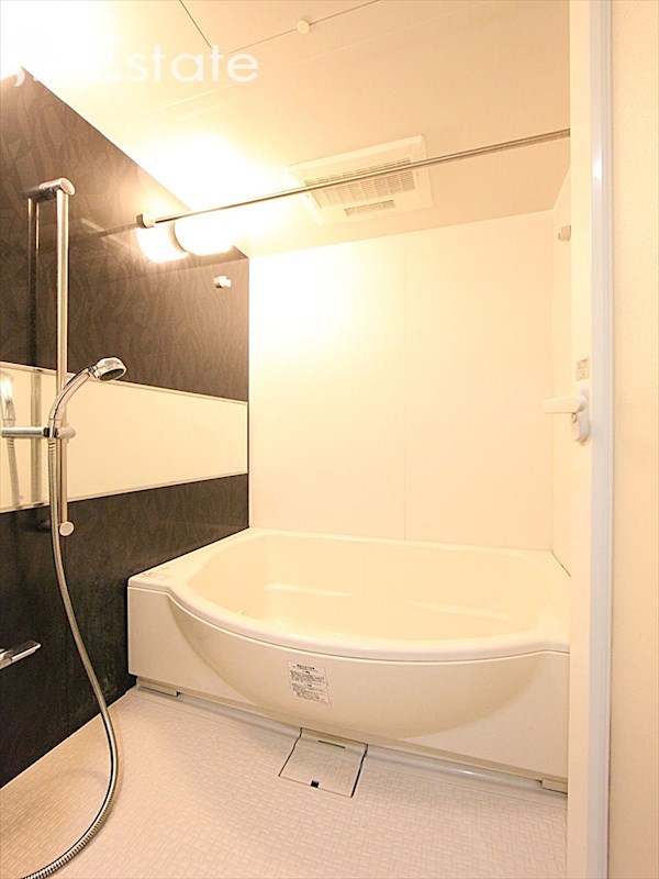 バス・シャワールーム　バスルーム