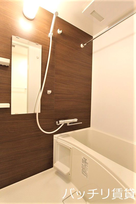 バス・シャワールーム　＊画像は別部屋の為イメージ、現状を優先致します