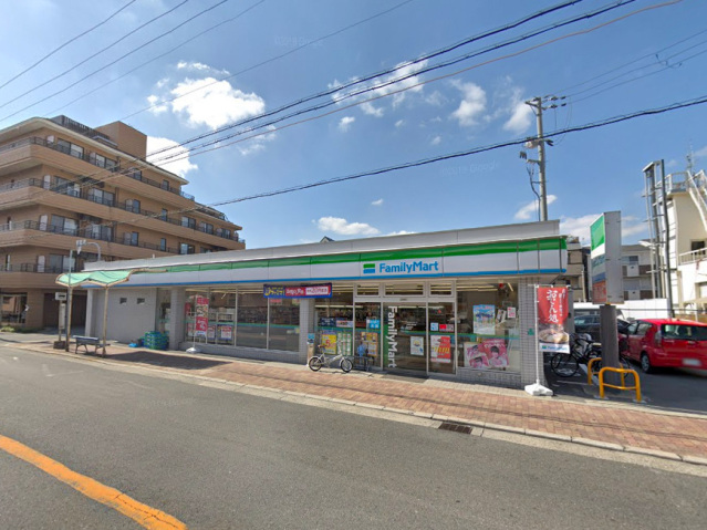 コンビニ　ファミリーマート加美正覚寺店（コンビニ）まで301m