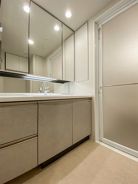 洗面設備　※写真は同タイプ住戸です。