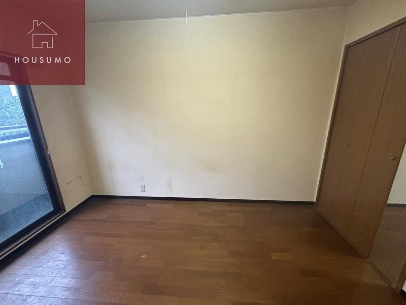 その他部屋・スペース　開放的な寝室です