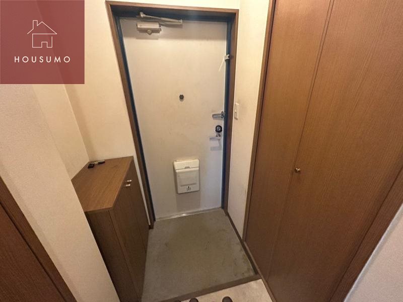 玄関　収納もある玄関です