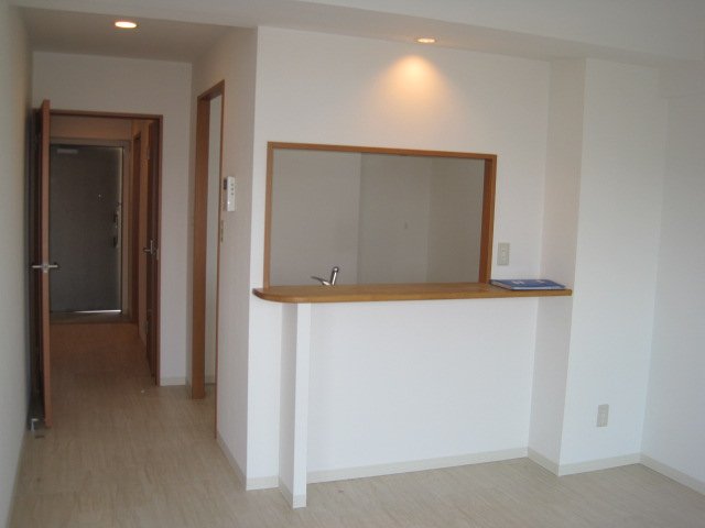 居室・リビング　紅雲