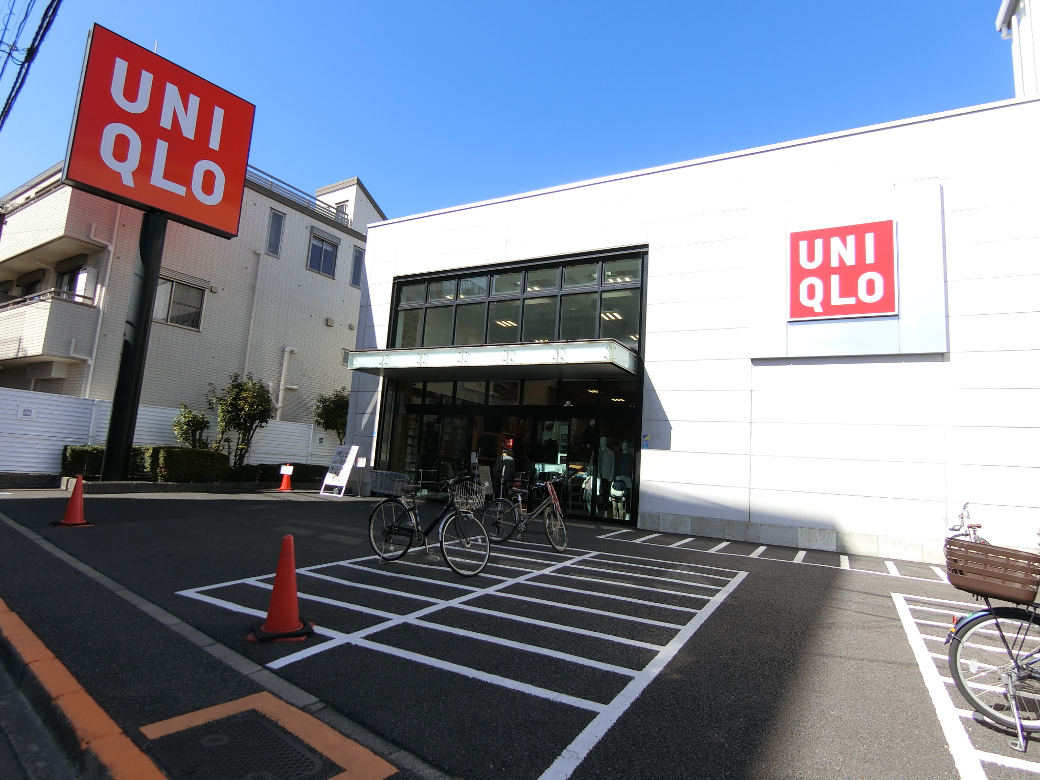 ショッピングセンター　ユニクロ杉並下井草店（ショッピングセンター）まで695m