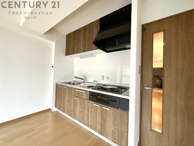 キッチン　３口ガスコンロ付きのキッチンです！