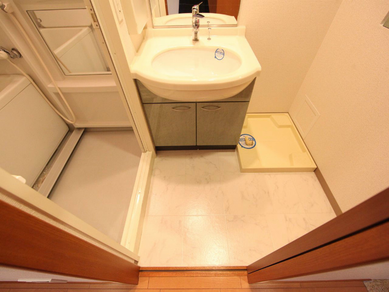 洗面設備　脱衣所　独立洗面台付