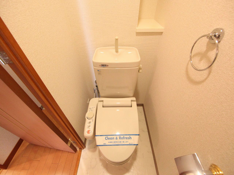 トイレ　温水洗浄暖房便座付トイレ