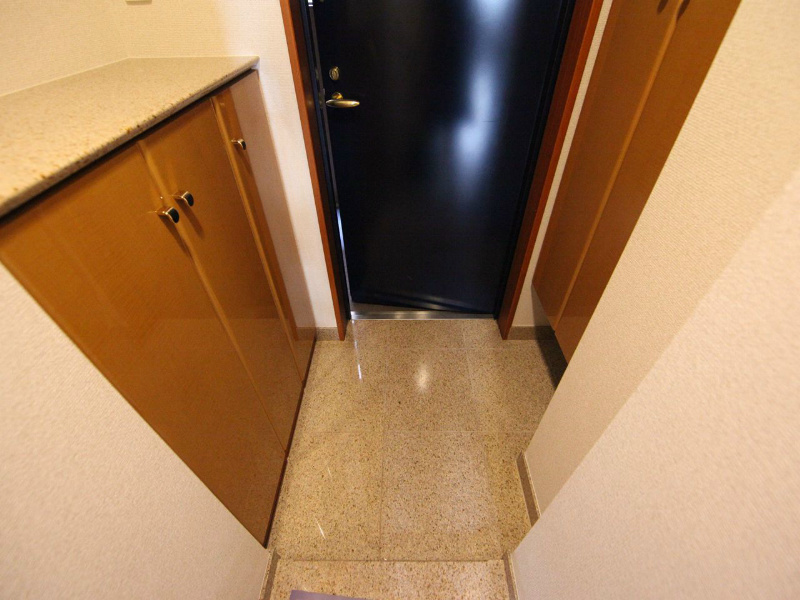 玄関　玄関　シューズボックス付