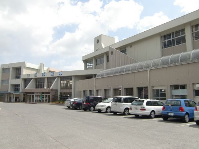 中学校　亀山市立中部中学校（中学校）まで1699m