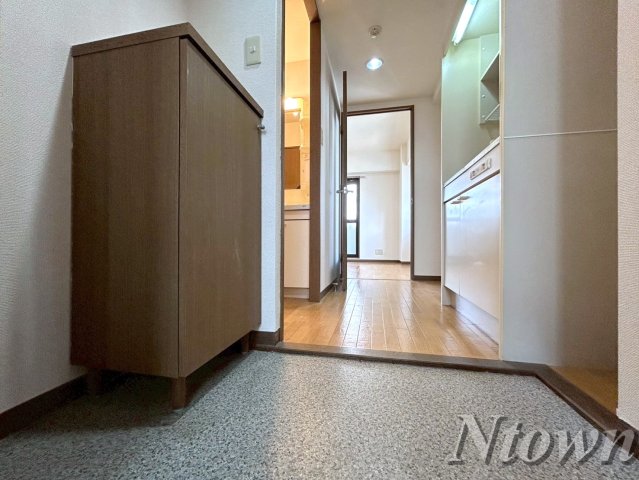 玄関　収納もある玄関です