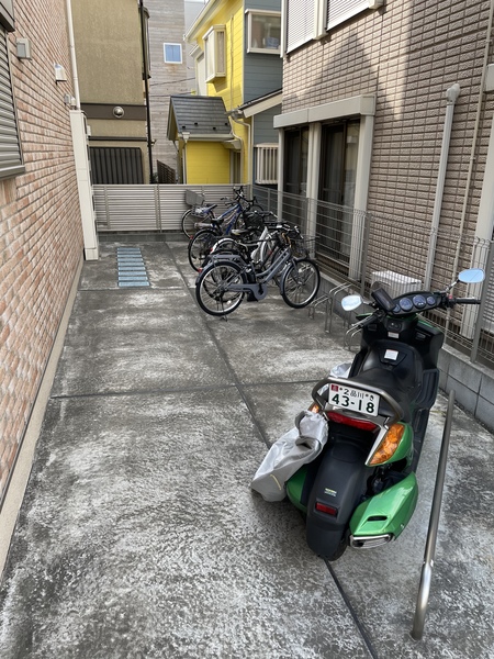 駐車場　無料駐輪場
