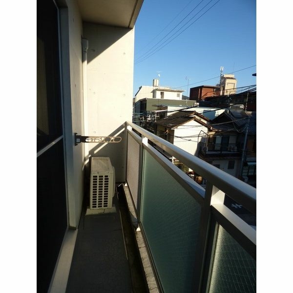 バルコニー　掲載写真はモデルルームを掲載しております。実際のお部屋と仕様