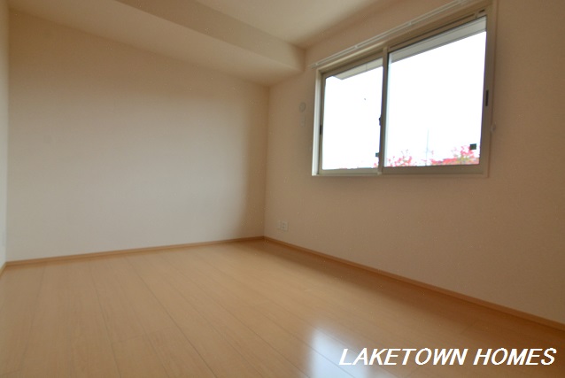 その他部屋・スペース　北東側６帖の洋室です。