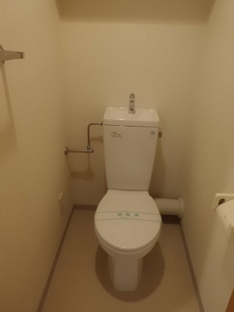 トイレ　※写真は別部屋です