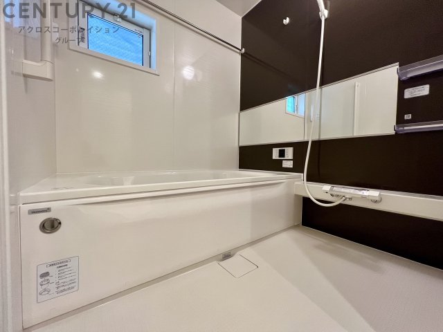 バス・シャワールーム　浴室乾燥・追い炊き機能付きで便利♪