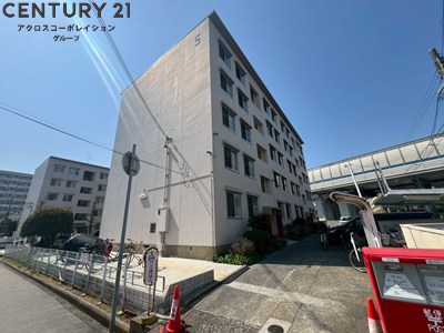 建物外観　敷地内駐輪場やポストあり便利です！