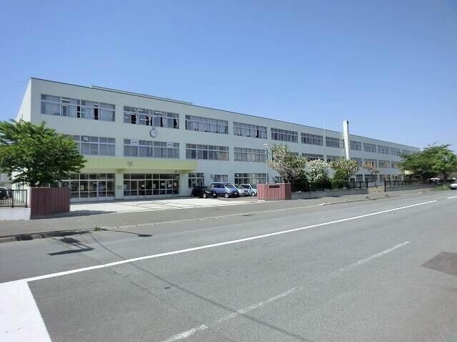 中学校　札幌市立前田中学校（中学校）まで1542m