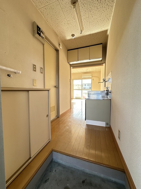 玄関　別部屋参考写真です