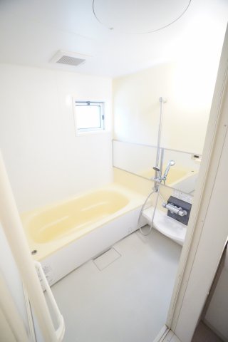 バス・シャワールーム　※同物件・反転タイプの写真です。