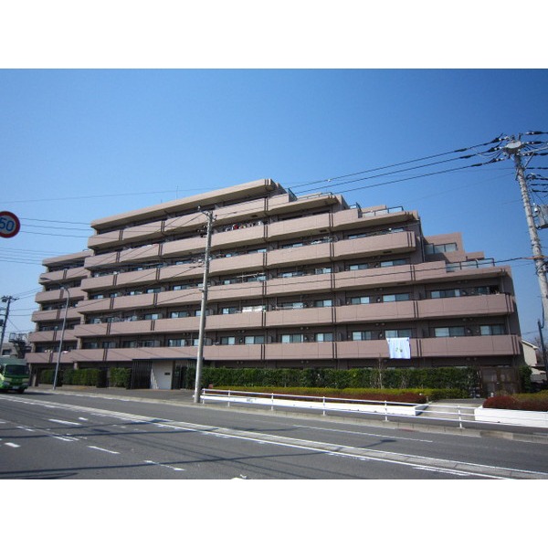 建物外観　前面に建物無く陽当り良好