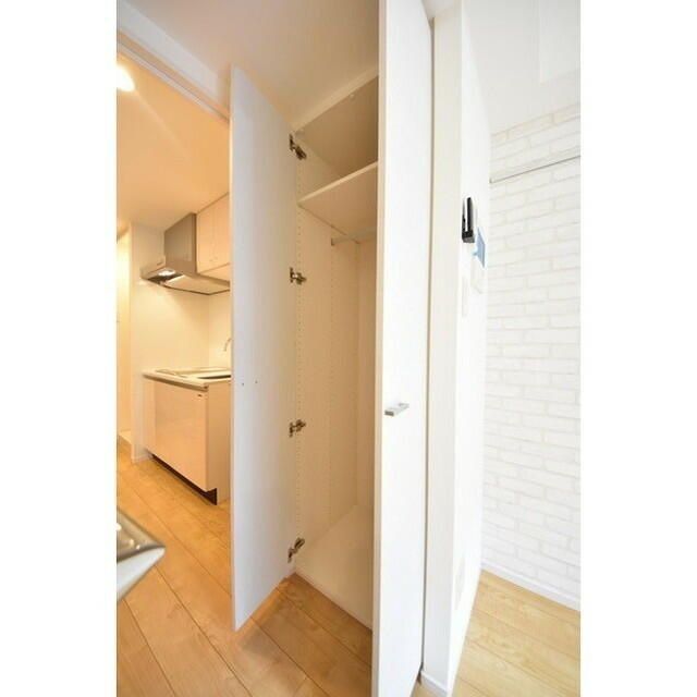 収納　同物件別部屋写真