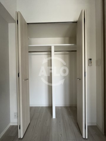 収納　コンフォリア・リヴ新大阪WEST　クローゼット