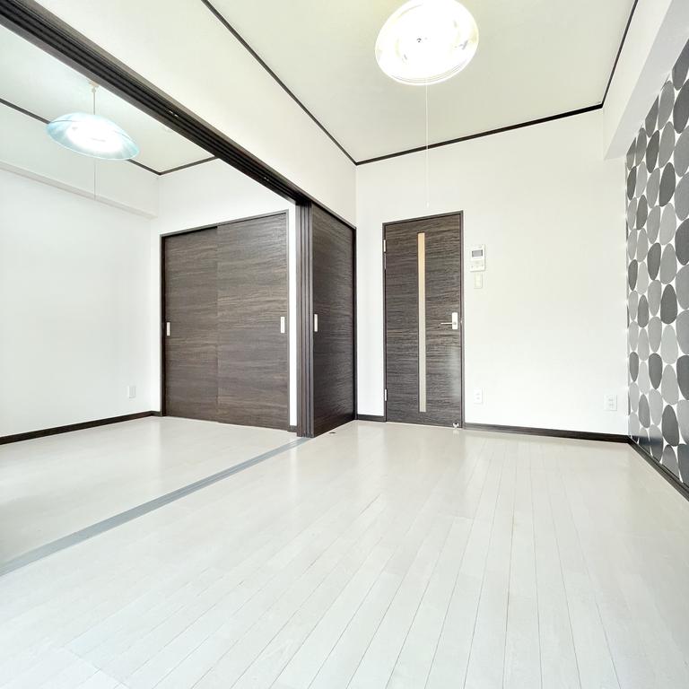 居室・リビング　※写真は別号室のものですので現状優先とさせていただきます