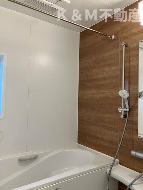 バス・シャワールーム　落ち着いた空間のお風呂です