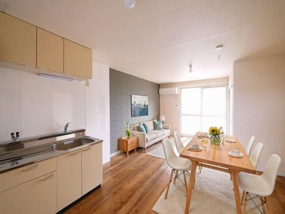 居室・リビング　CGで家具等を配置したもので家具等は含まれません