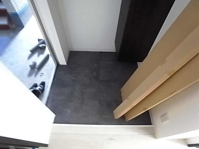 玄関　同一物件の別部屋写真イメージです。