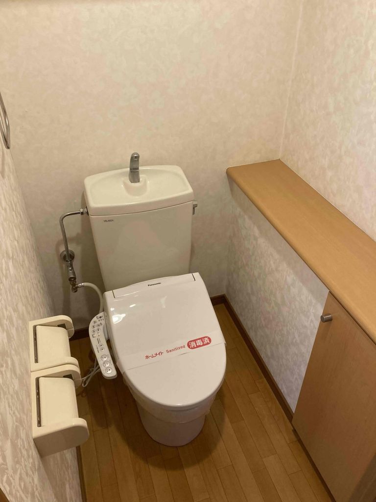 トイレ　温水洗浄便座もございます