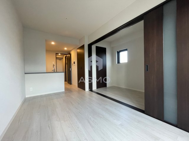 居室・リビング　同マンション別部屋参考写真