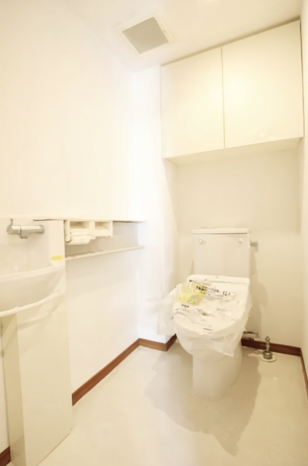 トイレ　※別部屋の参考写真です。