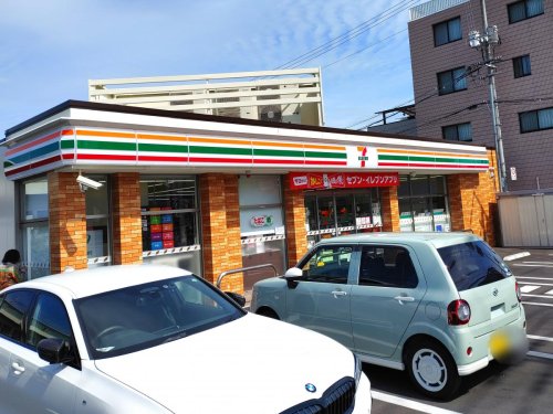 コンビニ　セブンイレブン 岡山可知5丁目店（コンビニ）まで737m