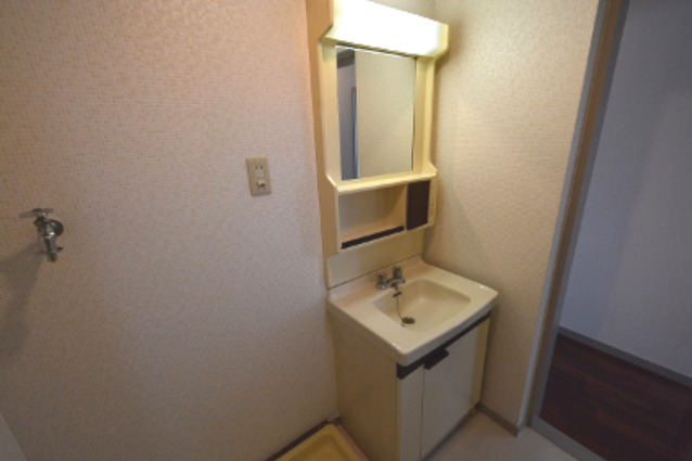 洗面設備　洗面所内に洗濯機置き場あり！