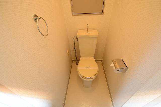 トイレ　掃除のしやすいシンプルなトイレです♪