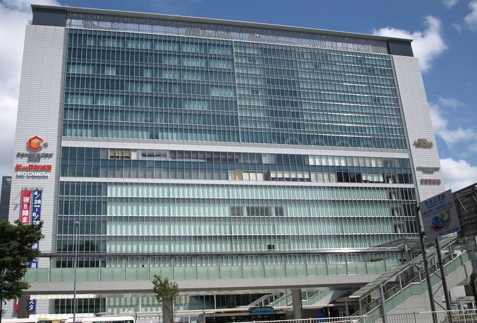 ショッピングセンター　キュービックプラザ新横浜（ショッピングセンター）まで424m