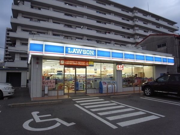 コンビニ　ローソン 博多吉塚一丁目店（コンビニ）まで208m